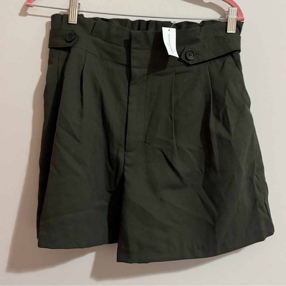 Banana Republic Shorts - New with tags - Size 10